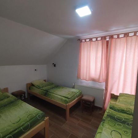 Domacinstvo Kod Gere Bed and Breakfast Crni Vrh Δωμάτιο φωτογραφία
