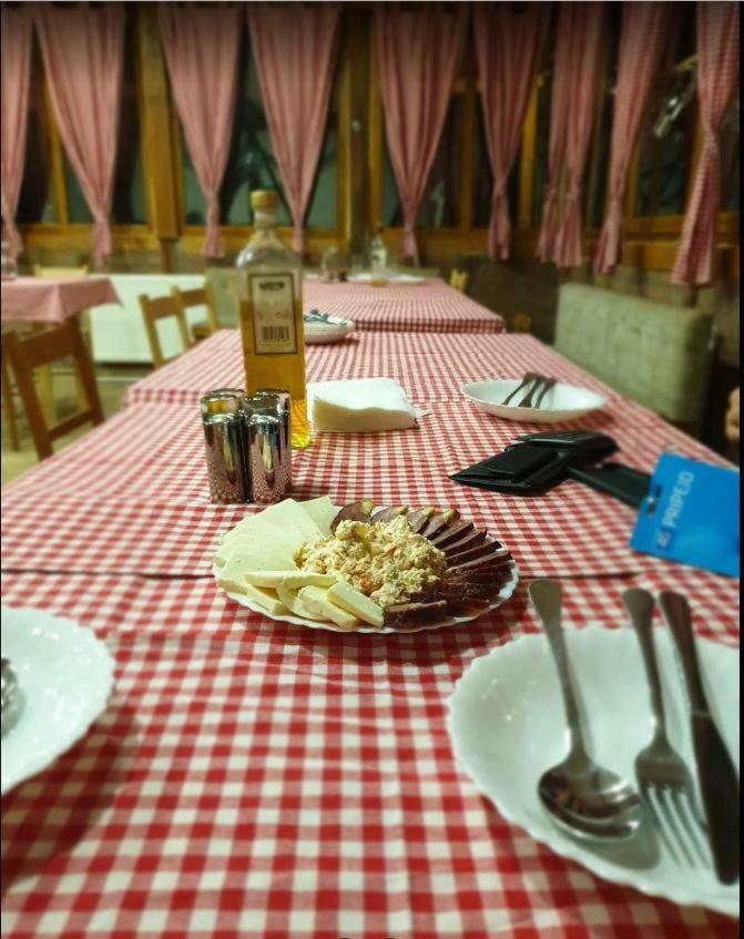 Domacinstvo Kod Gere Bed and Breakfast Crni Vrh Εξωτερικό φωτογραφία